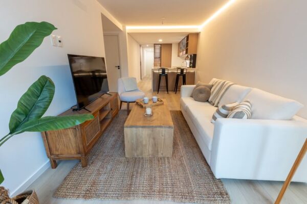 21 S Apartamento 2 dormitorios con patio - Imagen 3