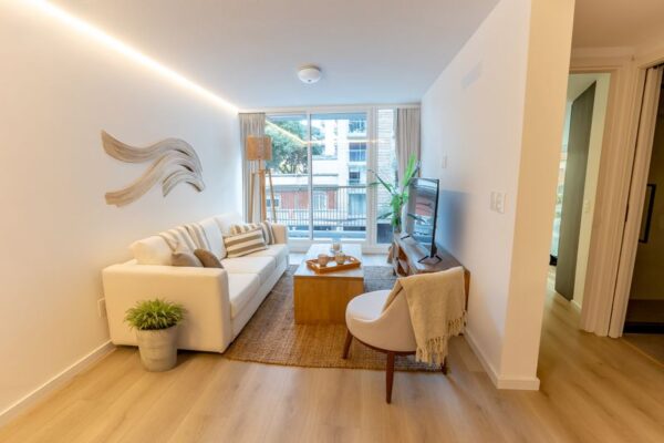 21 S Apartamento 2 dormitorios con patio - Imagen 2